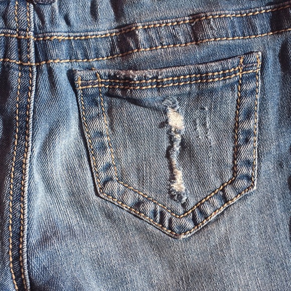 Almost Famous too Denim Shorts - Picture 5 of 5